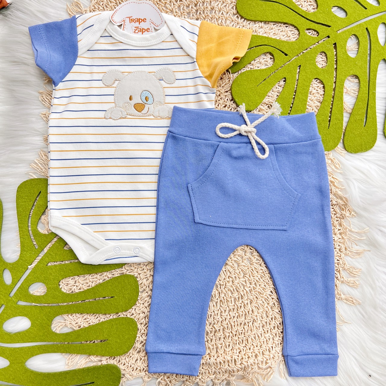 Conj. Body Manga Curta Listrado Cachorrinho e Calça - Azul Bic e Mostarda com Off White